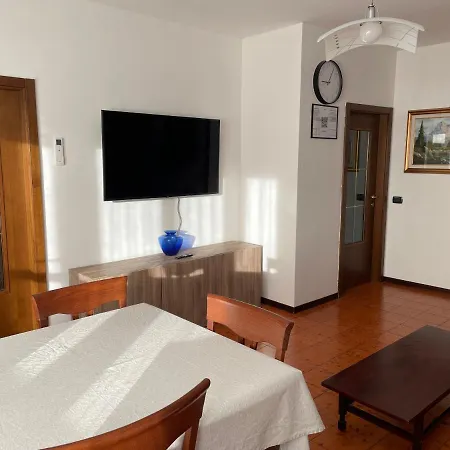 Spazioso Con 3 Da Letto Riva del Garda