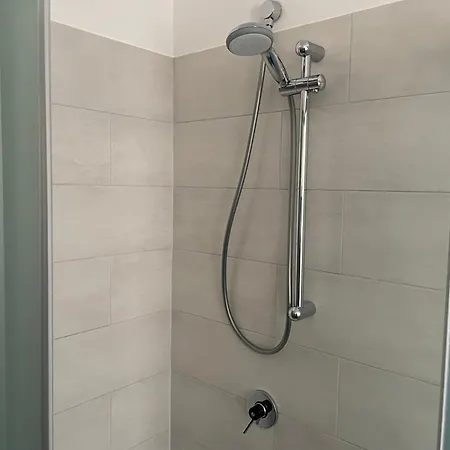 Apartment Spazioso Con 3 Da Letto *