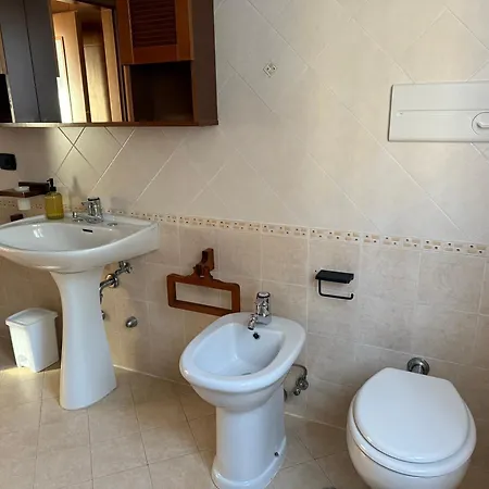 Spazioso Con 3 Da Letto Apartment *